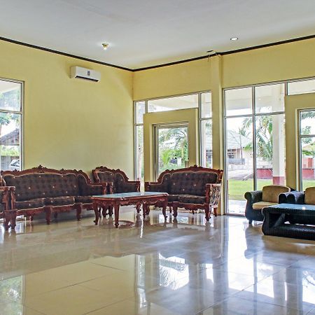 Oyo 90423 Hotel Aman Palangkaraya Bagian luar foto