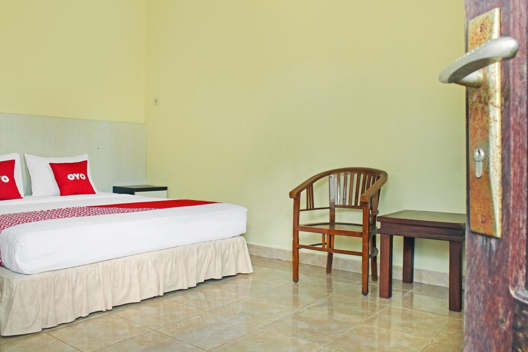 Oyo 90423 Hotel Aman Palangkaraya Bagian luar foto